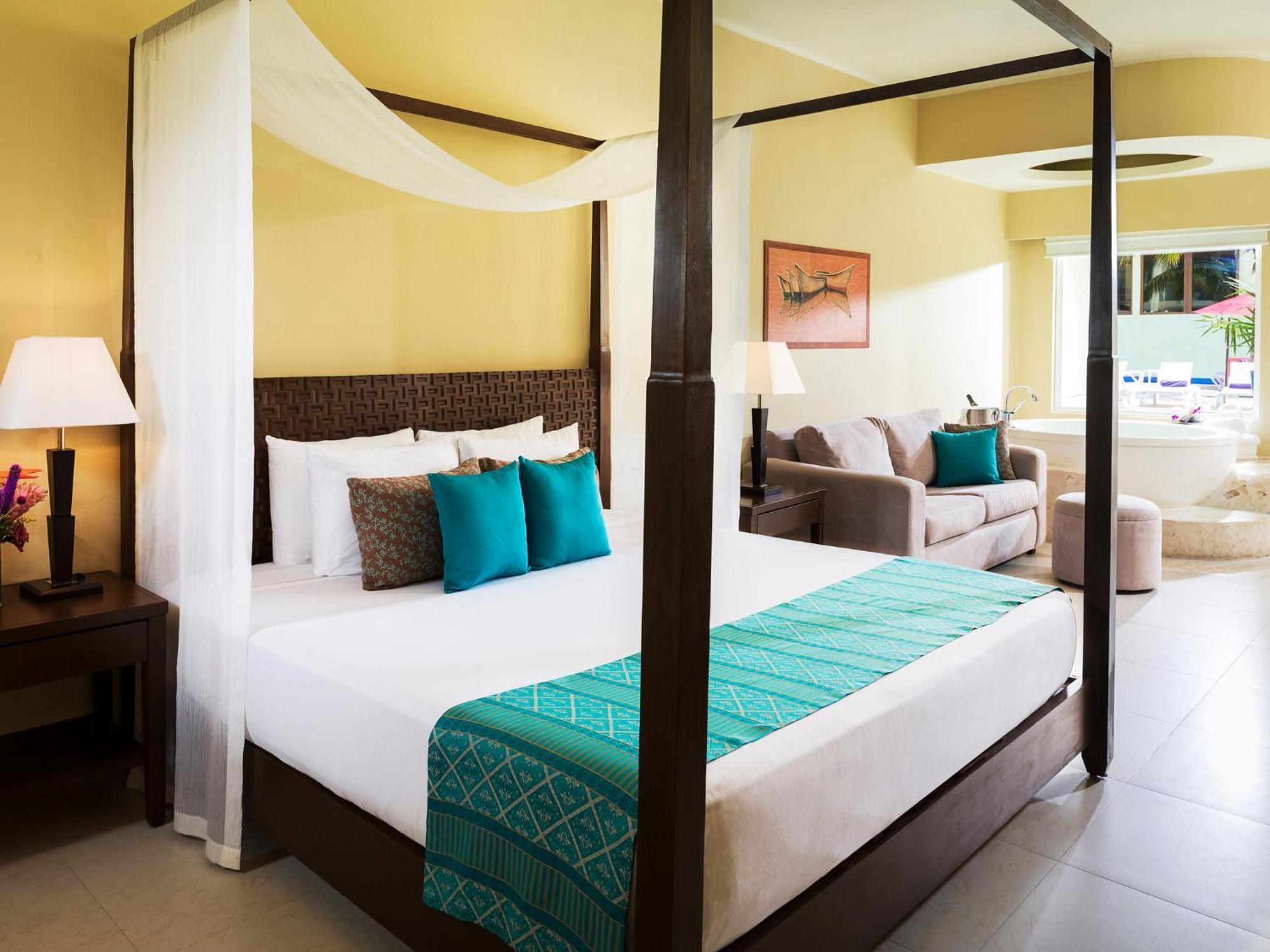 อะซุล บีช รีสอร์ต ริเบียรา กังกุน บาย คาริสมา กูร์เมต์ ออล อินคลูซีฟ Hotel ปัวร์โตโมเรลอส ภายนอก รูปภาพ