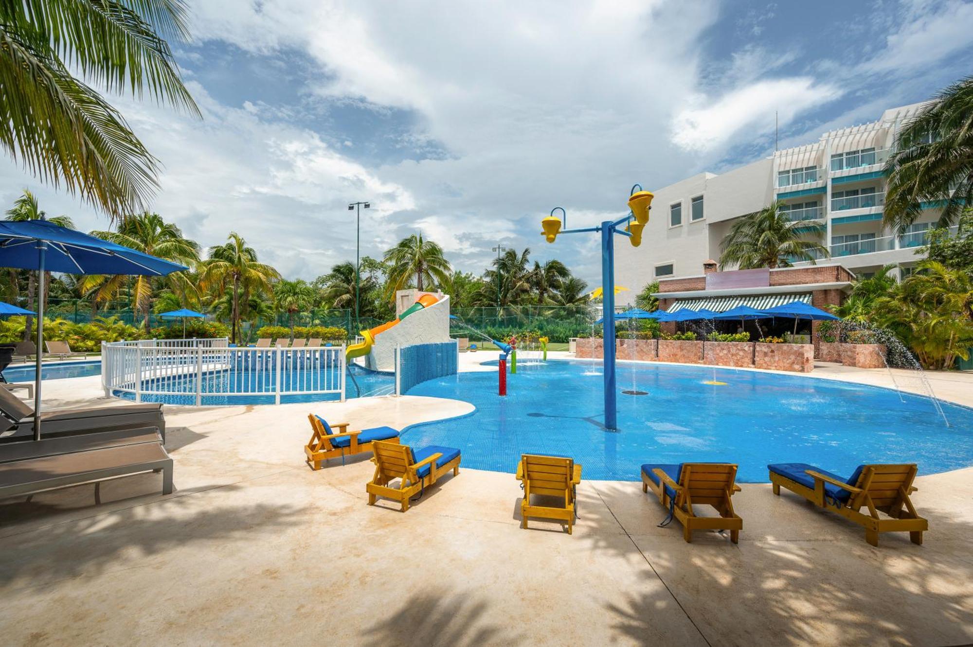 อะซุล บีช รีสอร์ต ริเบียรา กังกุน บาย คาริสมา กูร์เมต์ ออล อินคลูซีฟ Hotel ปัวร์โตโมเรลอส ภายนอก รูปภาพ