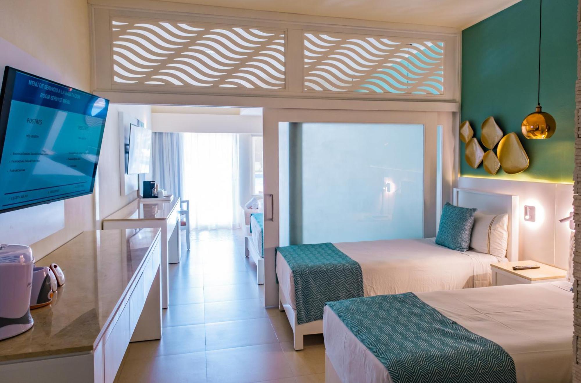 อะซุล บีช รีสอร์ต ริเบียรา กังกุน บาย คาริสมา กูร์เมต์ ออล อินคลูซีฟ Hotel ปัวร์โตโมเรลอส ภายนอก รูปภาพ